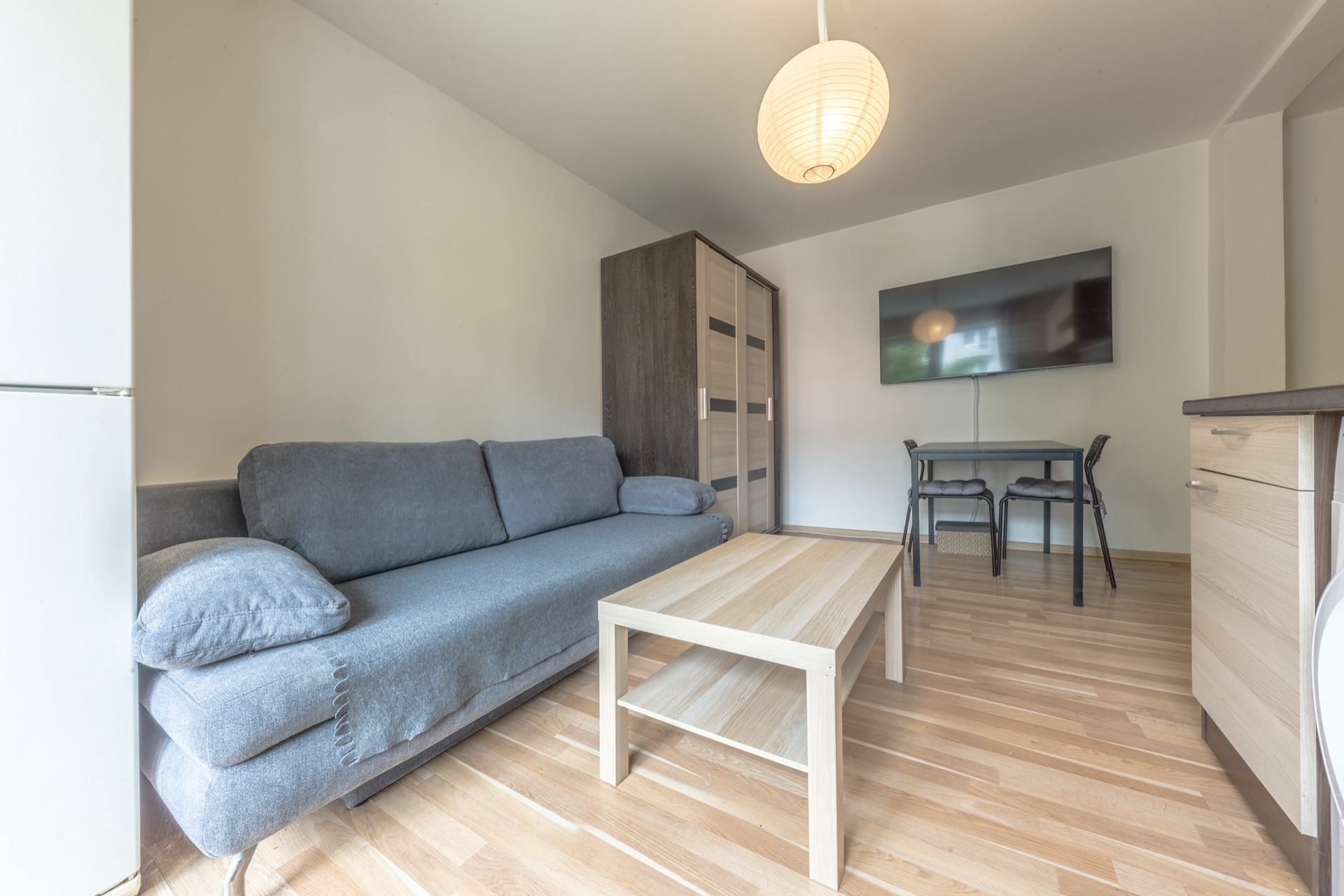 Pronájem bytu 2+kk s balkonem a sklepem, Milovice - Mladá