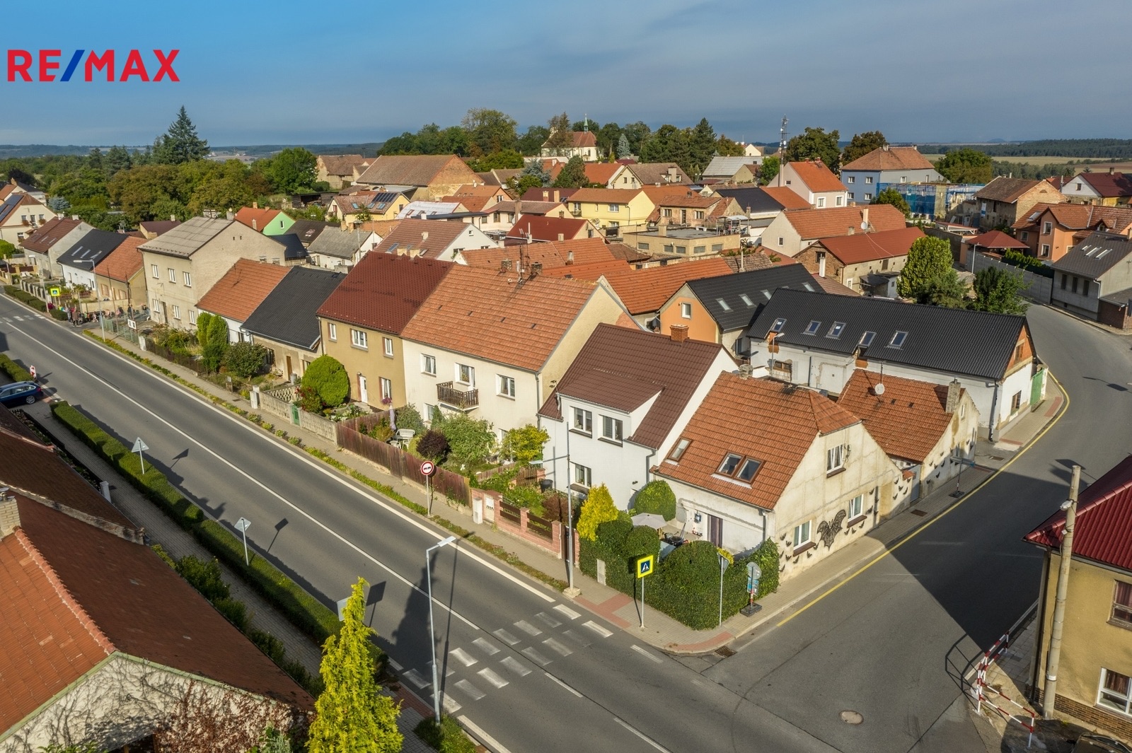 Řadový rodinný dům 5+1 v Tuřanech s dvěma dílnami a zahradou - fotografie 3