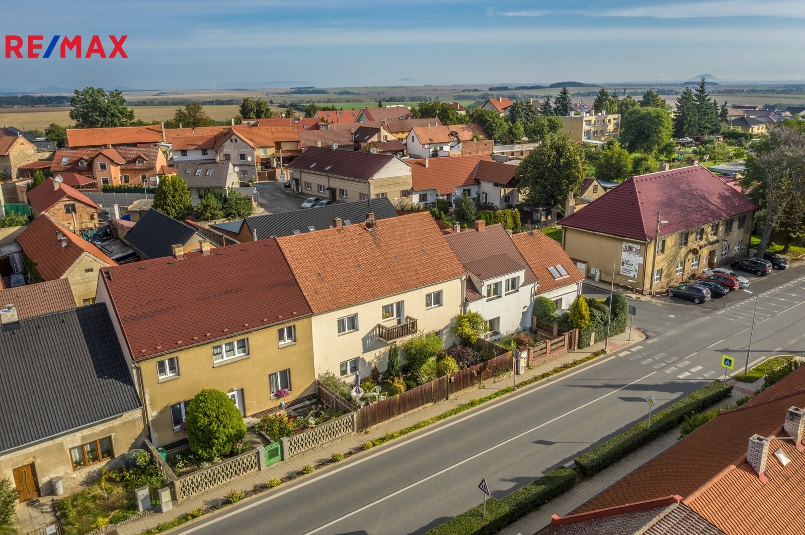 Řadový rodinný dům 5+1 v Tuřanech s dvěma dílnami a zahradou - fotografie 4