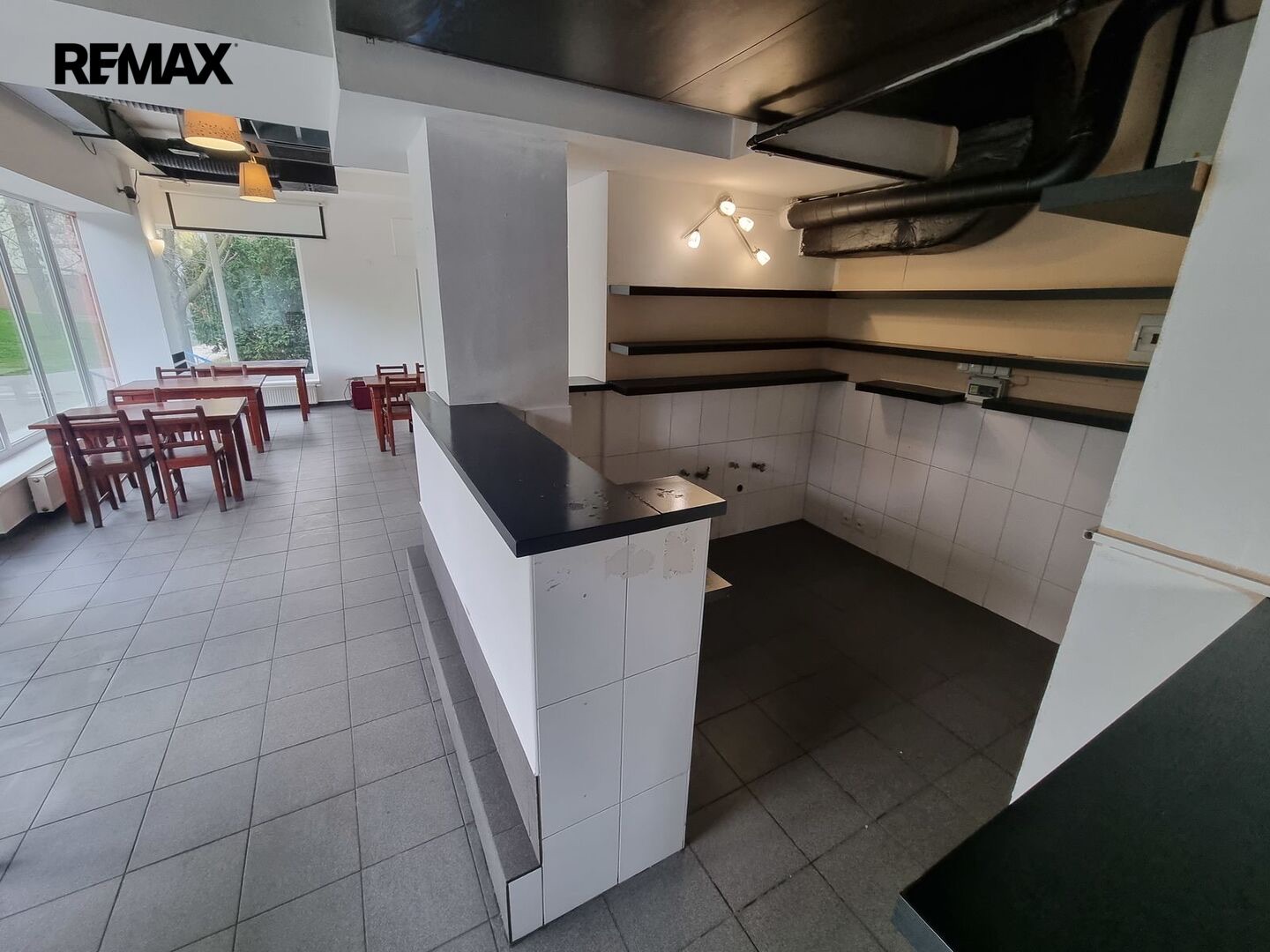 Plně vybavená restaurace u Nemocnice Motol - fotografie 5