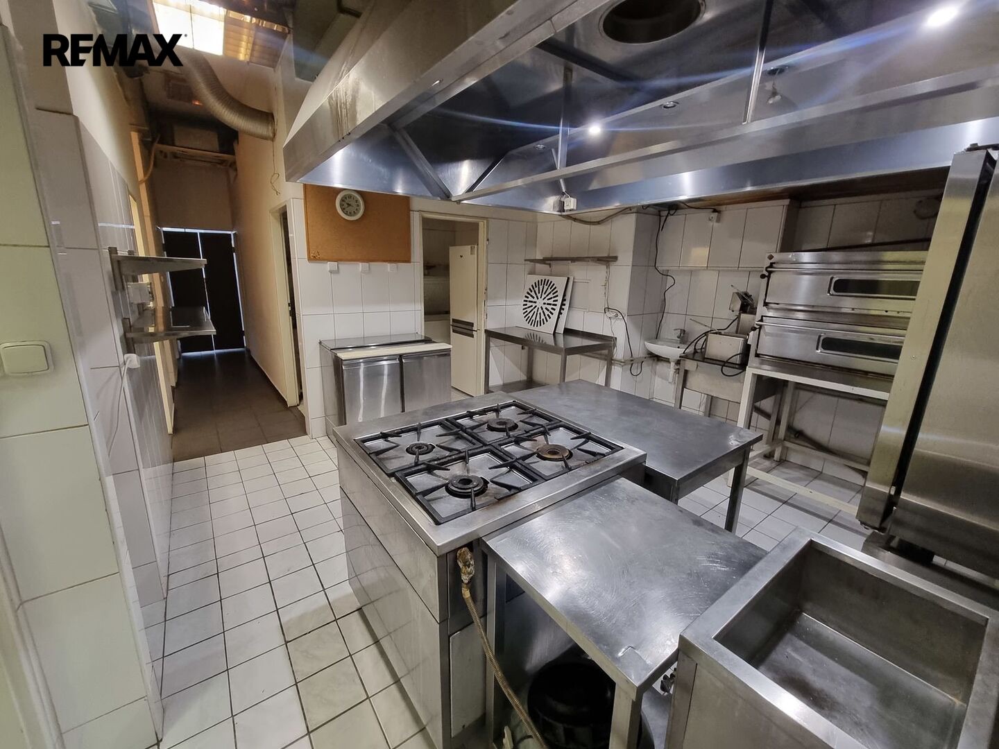 Plně vybavená restaurace u Nemocnice Motol - fotografie 8