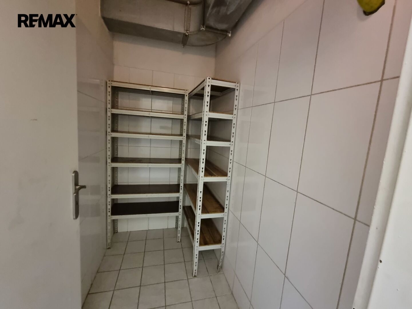 Plně vybavená restaurace u Nemocnice Motol - fotografie 13