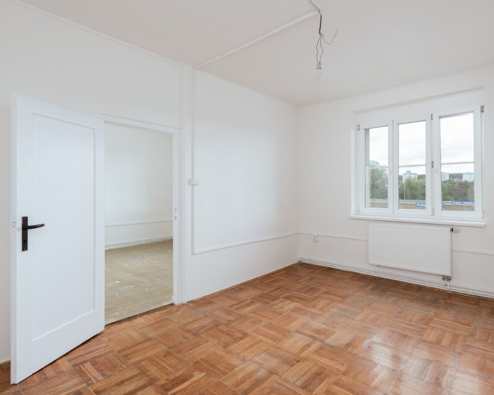 Praha 10 - Hostivař | Historické bydlení 3+1 s parkováním a zahradou (8 172 000 Kč)